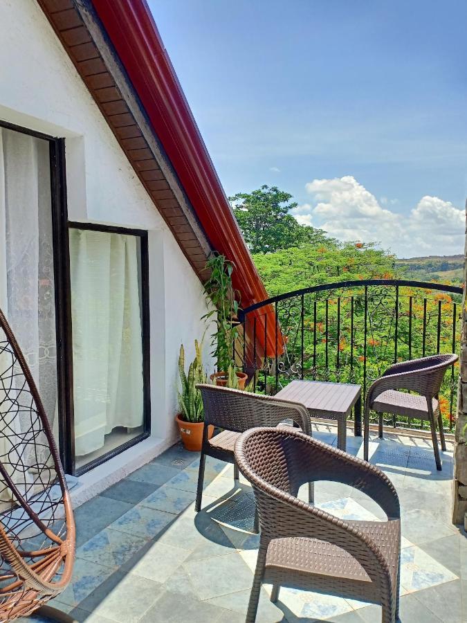 Angono El Castillo Bed And Breakfast المظهر الخارجي الصورة