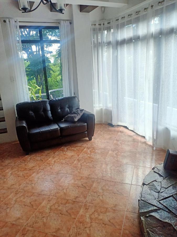 Angono El Castillo Bed And Breakfast المظهر الخارجي الصورة