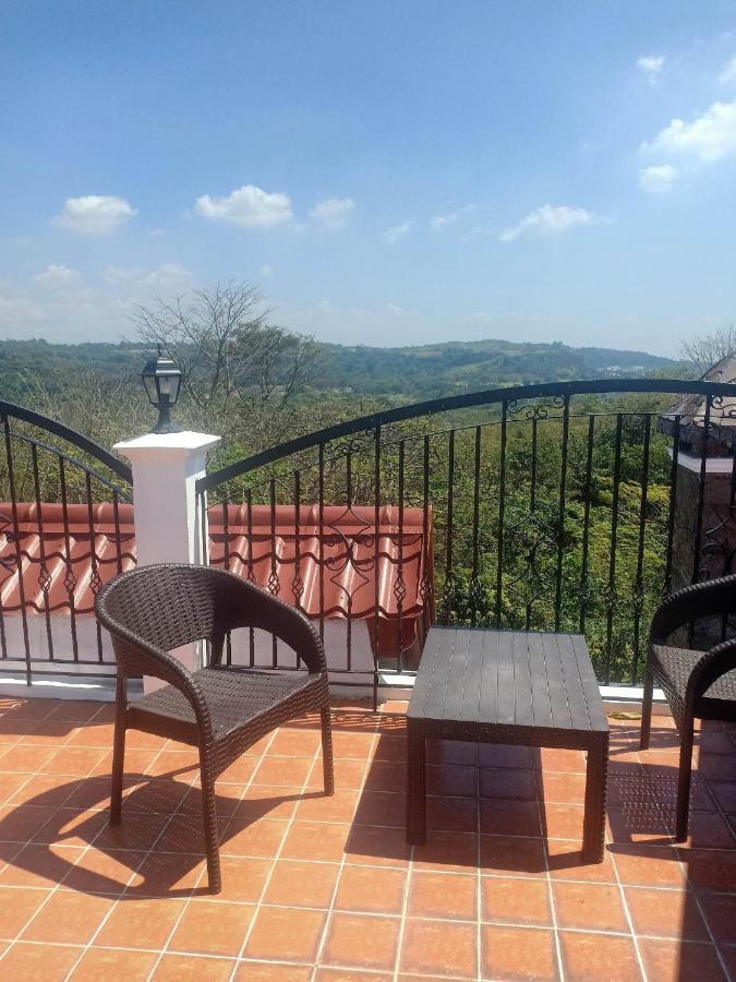 Angono El Castillo Bed And Breakfast المظهر الخارجي الصورة